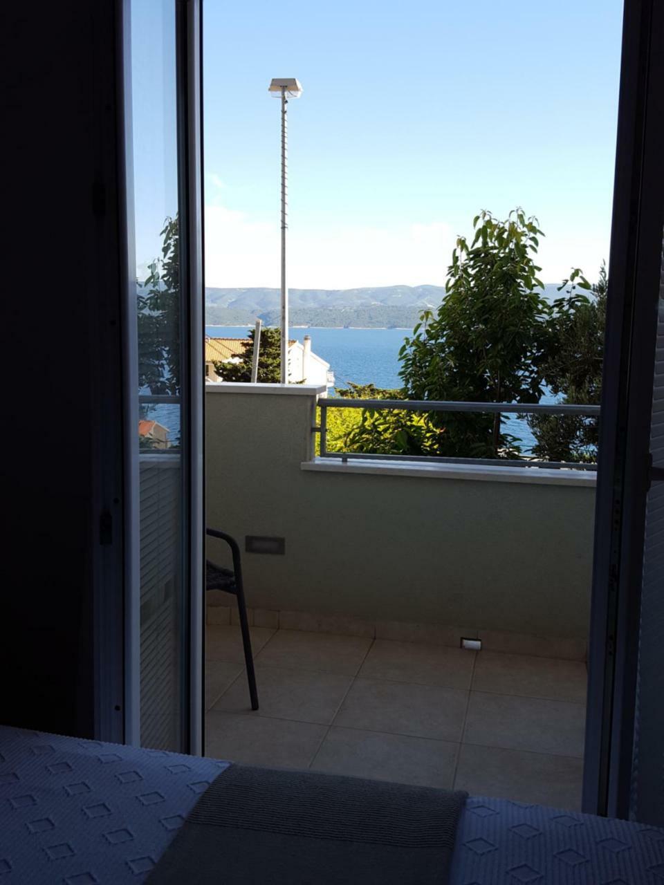 Apartmani Katja Omis Exterior photo